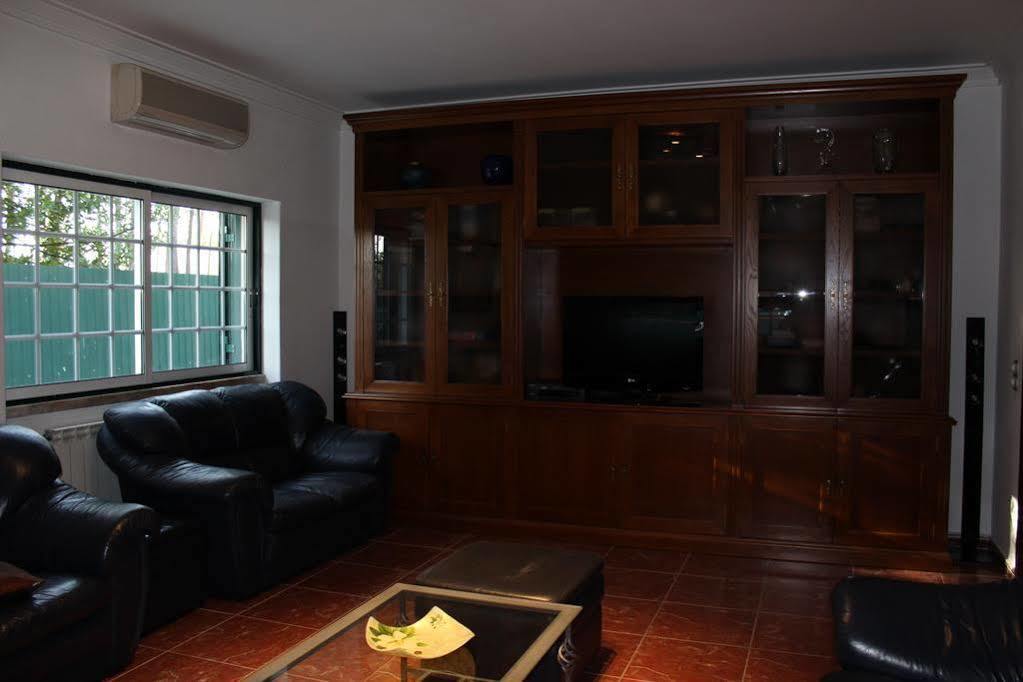 Hostel Casa Lucas Charneca  Εξωτερικό φωτογραφία